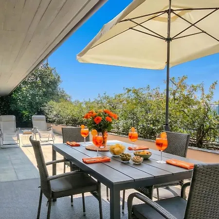 La Buca - - Elegant Apartment, 150 Sq M - Private Covered Parking - Private Terrace - Just 1500 Mt From Downtown *