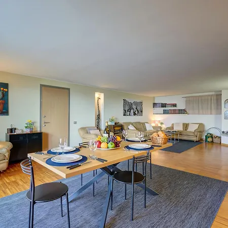 La Buca - - Elegant Apartment, 150 Sq M - Private Covered Parking - Private Terrace - Just 1500 Mt From Downtown Daire