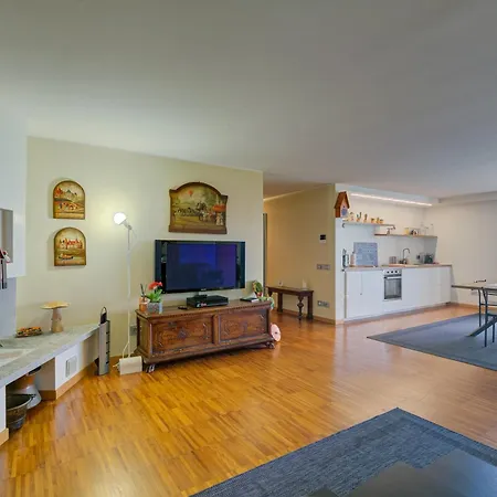 La Buca - - Elegant Apartment, 150 Sq M - Private Covered Parking - Private Terrace - Just 1500 Mt From Downtown Daire *