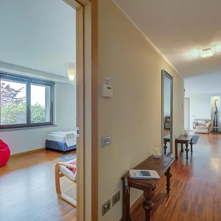 La Buca - - Elegant Apartment, 150 Sq M - Private Covered Parking - Private Terrace - Just 1500 Mt From Downtown *