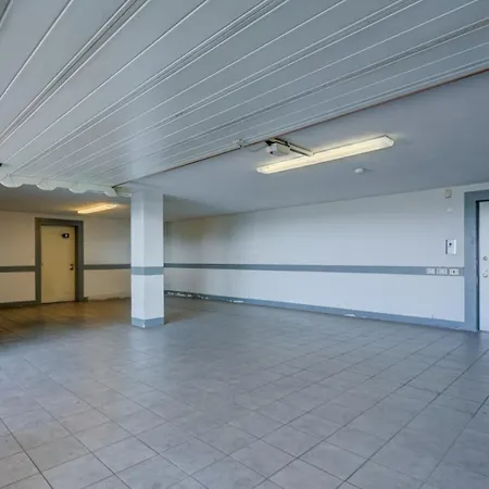 Daire La Buca - - Elegant Apartment, 150 Sq M - Private Covered Parking - Private Terrace - Just 1500 Mt From Downtown Como