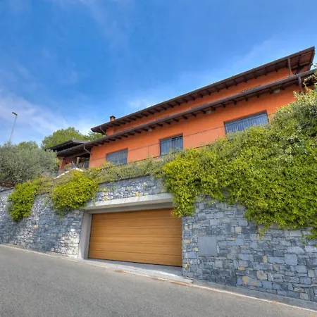 La Buca - - Elegant Apartment, 150 Sq M - Private Covered Parking - Private Terrace - Just 1500 Mt From Downtown Como